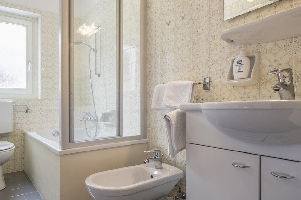 Hotel Schoenblick Sexten Екстер'єр фото